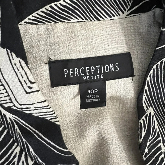 Perceptions Black and Cream Leaf Pattern Button Up Sleeveless Top Size 10 Petite - Picture 7 of 7
